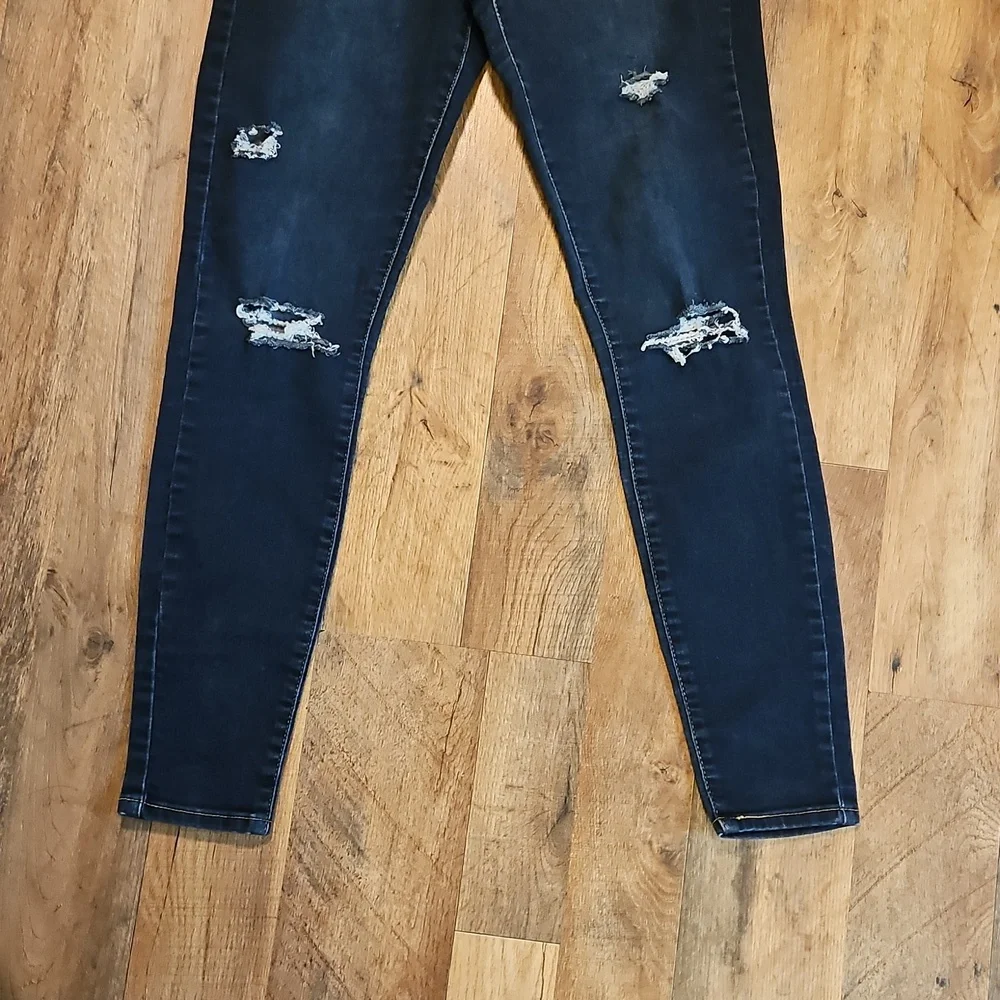 👖Signature by Levi Strauss Dark Blue Distressed Skinny Jeans